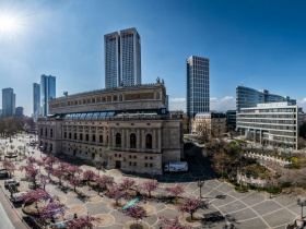 Exclusives Business Center auf dem Opernplatz