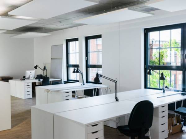 Kreative Bürogemeinschaft im modernen Loft in Hamburg-Altona-Nord — Bild 2