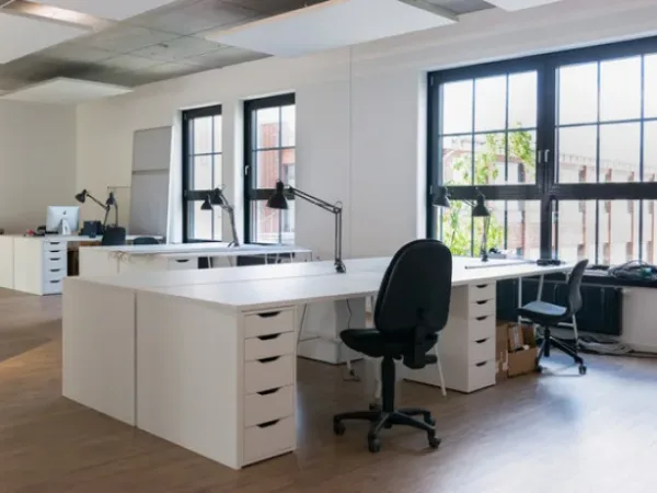 Schreibtischplatz in Hamburg (Bahrenfeld) – Moderne Loft-Bürogemeinschaft im Otto von Bahrenpark, — Bild 3