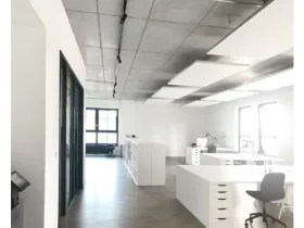Moderne Loft-Bürogemeinschaft im Otto von Bahrenpark,