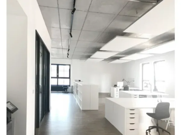 Schreibtischplatz in Hamburg (Bahrenfeld) – Moderne Loft-Bürogemeinschaft im Otto von Bahrenpark, — Bild 1
