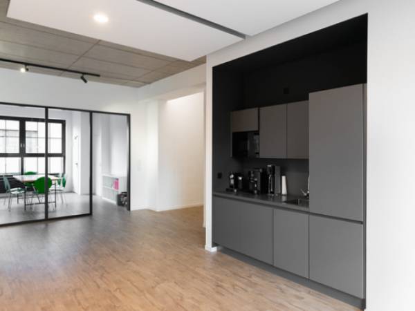 Kreative Bürogemeinschaft im modernen Loft in Hamburg-Altona-Nord — Bild 5