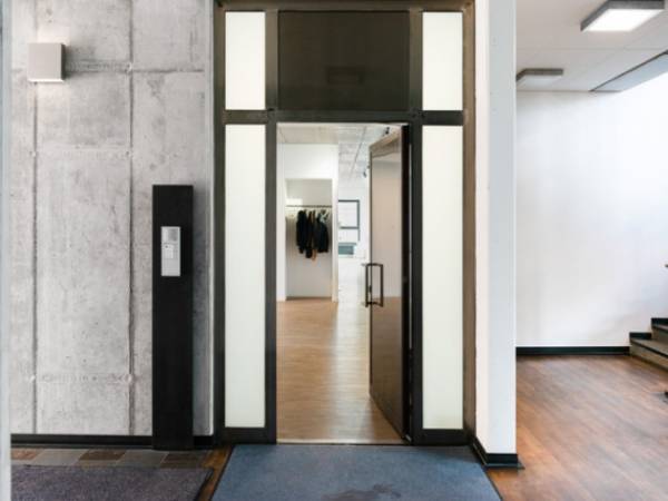 Kreative Bürogemeinschaft im modernen Loft in Hamburg-Altona-Nord — Bild 7