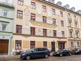 Arbeitsplatz in kreativer Bürogemeinschaft in Loftbüro