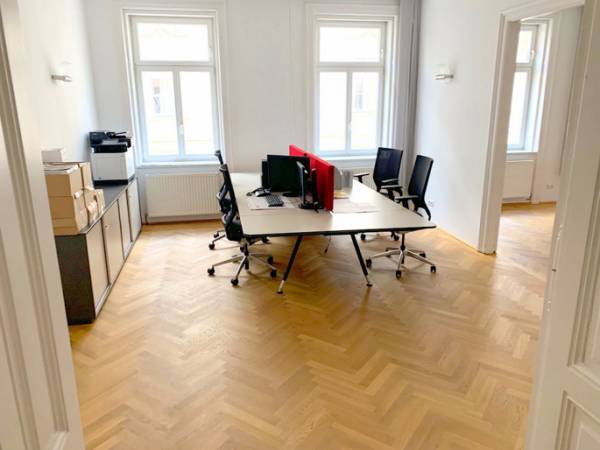Schöne Arbeitsplätze und Büroräume in einer netten Bürogemeinschaft — Bild 2