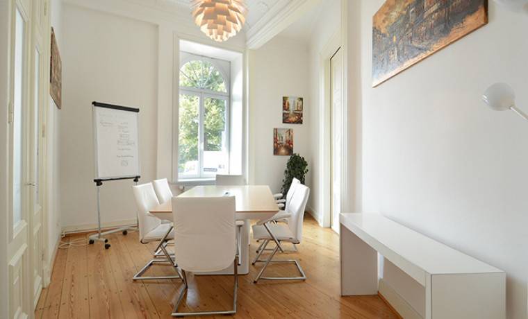 Freie Büroflächen in schönem Altbau direkt an der Alster