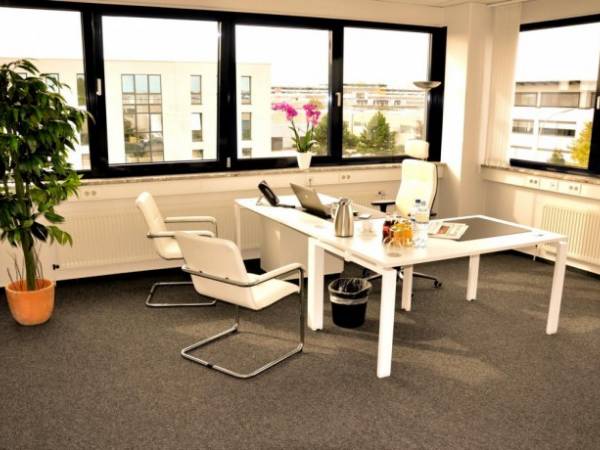 Coworking & Büroräume im Business Center in Hamburg-Fuhlsbüttel — Bild 2
