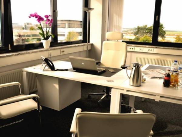Coworking & Büroräume im Business Center in Hamburg-Fuhlsbüttel — Bild 3