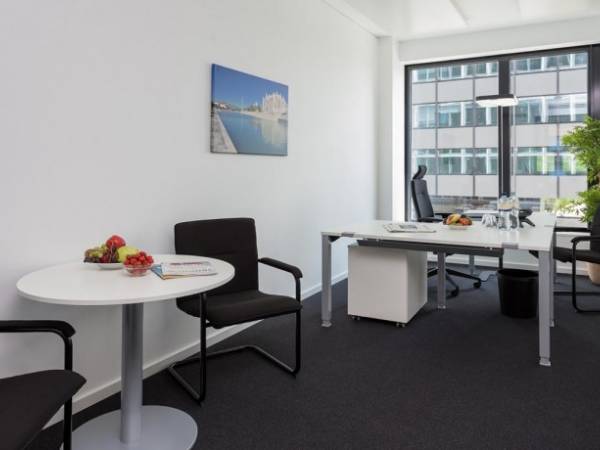 Professioneller Coworking Space & flexible Büros in Hamburg-Neustadt — Bild 4