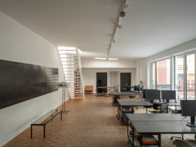 Lichtdurchflutetes Loftbüro in Bürogemeinschaft im