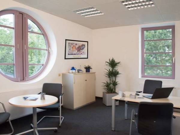 Attraktive Büros mit Schlossblick in Bad Homburg v. d. Höhe — Bild 2