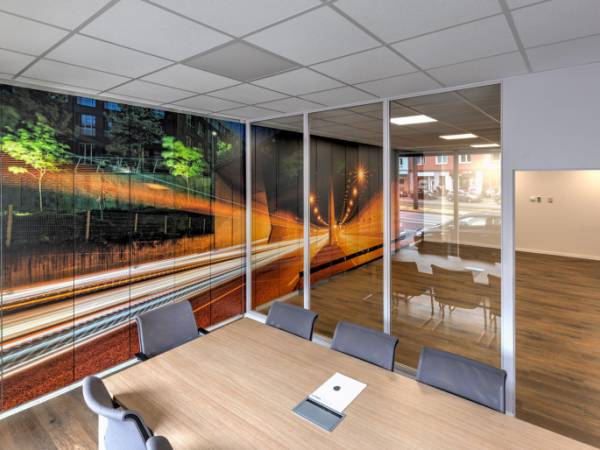 Moderne Bürogemeinschaft mit Tageslicht in Düsseldorf-Heerdt — Bild 1