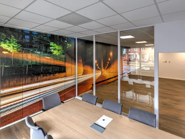 Abschließbares Büro in Düsseldorf (Heerdt) – Moderne Bürogemeinschaft mit Tageslicht in Düsseldorf-Heerdt — Bild 1