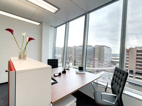 Moderne Büros & Coworking im Business Center Frankfurt Flughafen — Bild 3