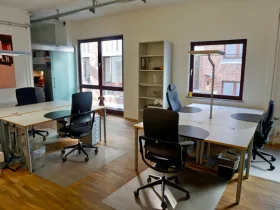 Helle Bürogemeinschaft mit Loftcharakter in Köln-Bayenthal