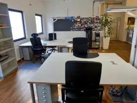 Helle Bürogemeinschaft mit Loftcharakter in Köln-Bayenthal