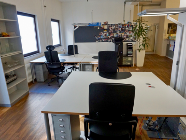 Moderner Arbeitsplatz in Bürogemeinschaft mit Loftcharakter in — Bild 2