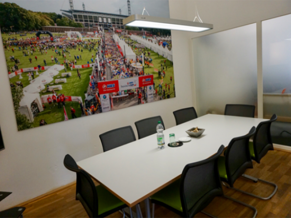 Moderner Arbeitsplatz in Bürogemeinschaft mit Loftcharakter in — Bild 6