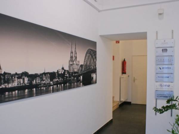 Moderner Arbeitsplatz in Bürogemeinschaft mit Loftcharakter in — Bild 7