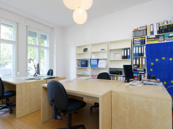 Schreibtischplatz in Berlin (Prenzlauer Berg) – Attraktive Bürogemeinschaft für kreative Köpfe in Berlin-Prenzlauer — Bild 1
