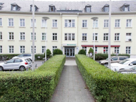 Großzügige Arbeitsplätze in Büro zwischen Wilmersdorf