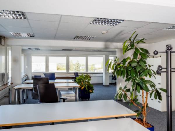Frisch sanierte Büroeinheiten in Bürogemeinschaft in Schwieberdingen — Bild 5