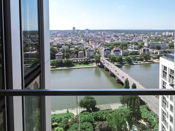 Abschließbares Büro in Frankfurt am Main (Altstadt) – Exklusive Büros am Mainufer in Frankfurt am Main-Altstadt — Bild 1