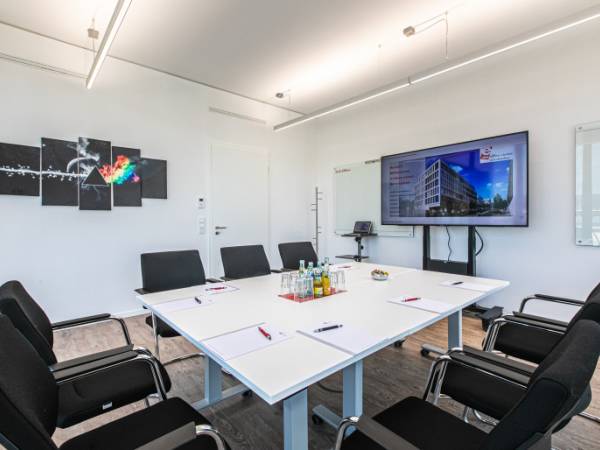 Lichtdurchfluteter Coworking Space & moderne Büros in Wiesbaden-Südost — Bild 6