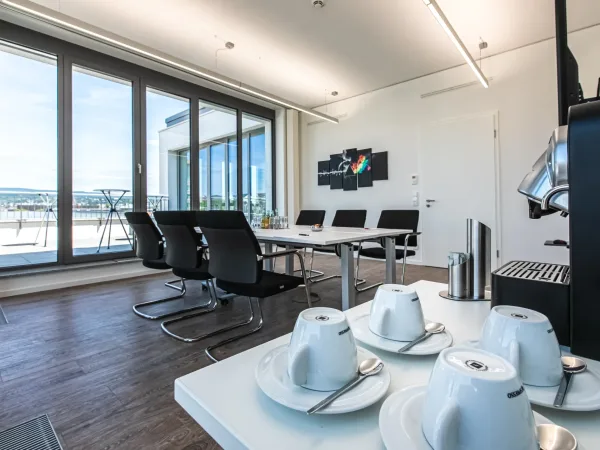 Schreibtischplatz in Wiesbaden (Südost) – Coworking und Büros mit Panoramablick in Wiesbaden Südost — Bild 4