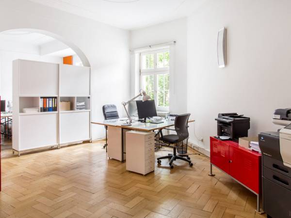 Schreibtischplatz in München (Altstadt-Lehel) – Elegante Bürogemeinschaft im Altbaustil in München-Altstadt-Lehel — Bild 4