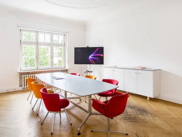 Schreibtischplatz in München (Altstadt-Lehel) – Elegante Bürogemeinschaft im Altbaustil in München-Altstadt-Lehel — Bild 1