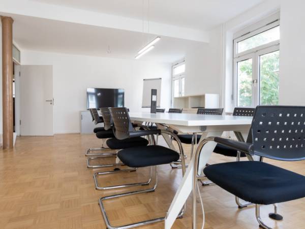 Helle Bürogemeinschaft im ruhigen Hinterhaus in Frankfurt-Ostend — Bild 2