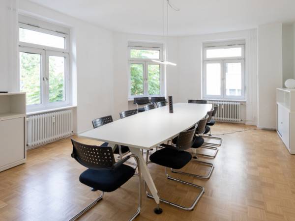 Helle Bürogemeinschaft im ruhigen Hinterhaus in Frankfurt-Ostend — Bild 4