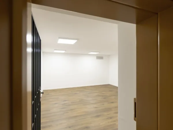 Abschließbares Büro in Düsseldorf (Heerdt) – Moderne Bürogemeinschaft mit Tageslicht in Düsseldorf-Heerdt — Bild 4