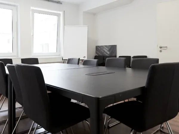 Abschließbares Büro in Köln (Ehrenfeld) – Geräumige Bürogemeinschaft in ruhiger Lage in Köln-Ehrenfeld — Bild 8