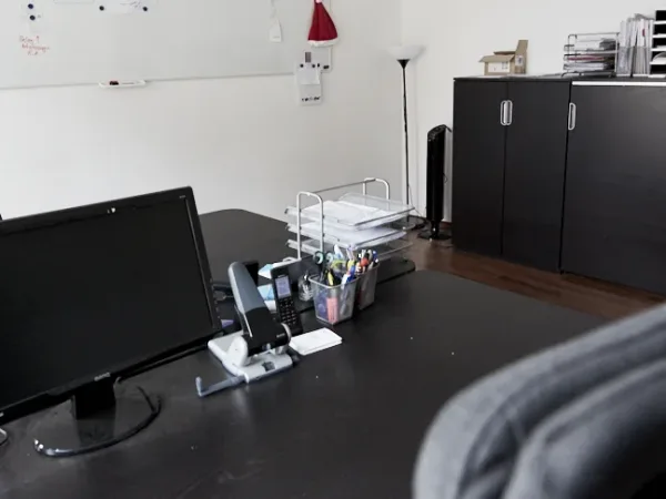Abschließbares Büro in Köln (Ehrenfeld) – Geräumige Bürogemeinschaft in ruhiger Lage in Köln-Ehrenfeld — Bild 5