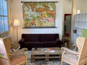 entspannter Coworking Space mit Übernachtungsmöglichkeit