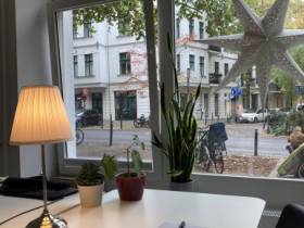 Büroraum oder Arbeitsplätze in frisch saniertem Altbaugebäude