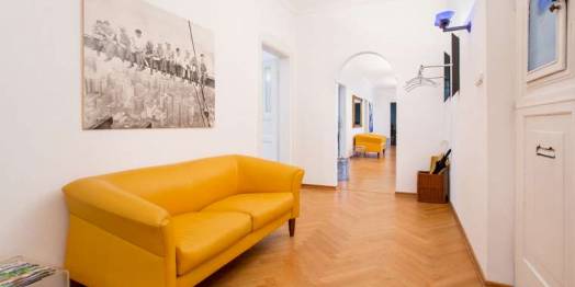 Moderne Büroräume in Bestlage in Gründerzeithaus