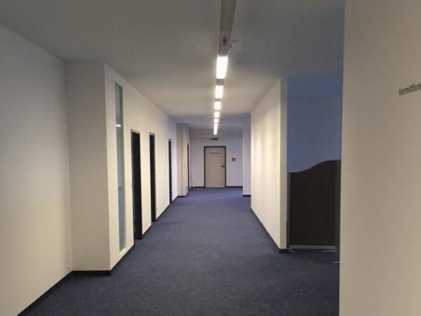 Bürogemeinschaft mit viel Platz für Büros und Schulungen in Eschborn — Bild 1