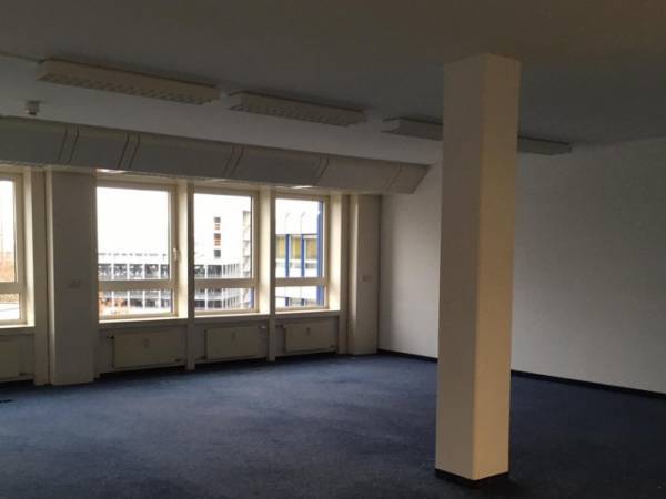 Bürogemeinschaft mit viel Platz für Büros und Schulungen in Eschborn — Bild 3