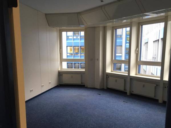 Bürogemeinschaft mit viel Platz für Büros und Schulungen in Eschborn — Bild 5