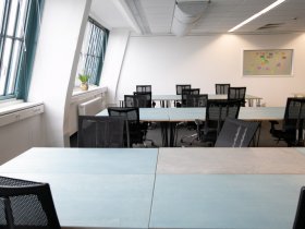 Voll ausgestattete Teambüros und Arbeitsplätze im Workspace