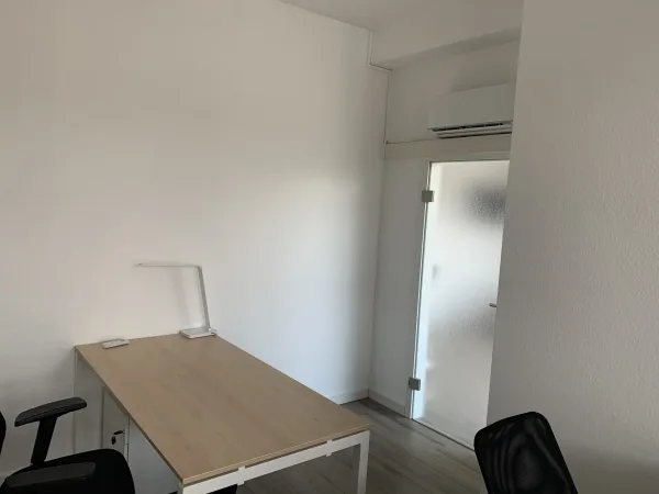Abschließbares Büro in Düsseldorf (Pempelfort) – Moderne Bürogemeinschaft mit Balkon in Düsseldorf-Pempelfort — Bild 3