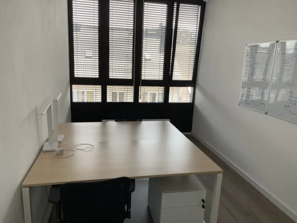 Abschließbares Büro in Düsseldorf (Pempelfort) – Moderne Bürogemeinschaft mit Balkon in Düsseldorf-Pempelfort — Bild 4