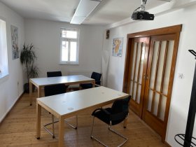 Möblierter Büroraum in Fachwerkhaus