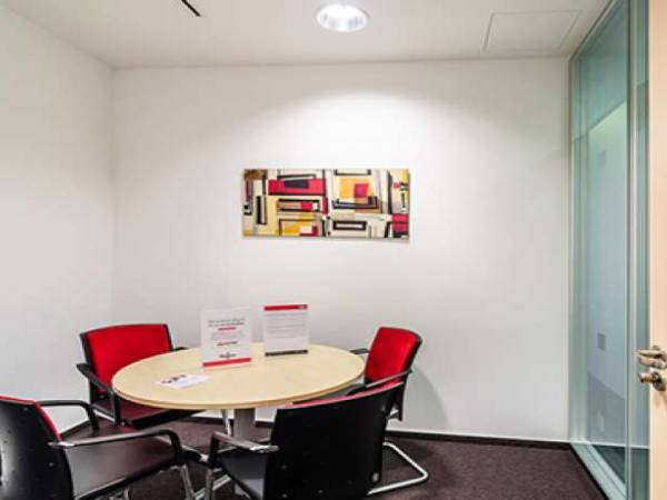 Repräsentative Büros & Co-Working mit Skyline-Blick in Frankfurt — Bild 2
