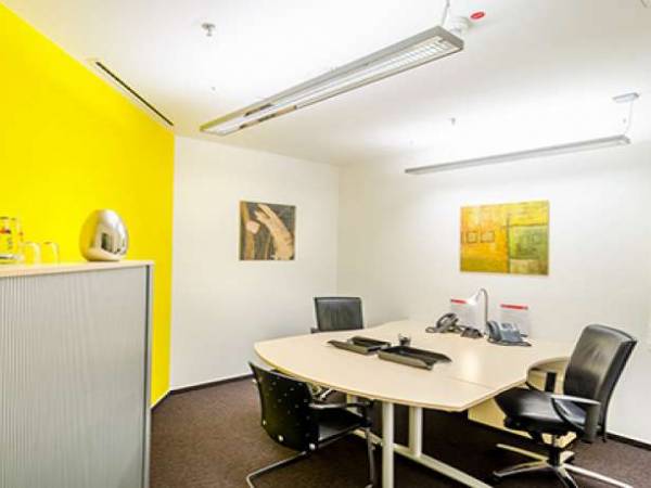 Repräsentative Büros & Co-Working mit Skyline-Blick in Frankfurt — Bild 3