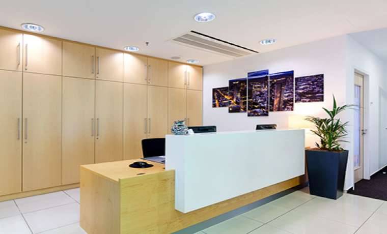 Professionelle Büros & Coworking mit Skyline-Blick in Frankfurt am