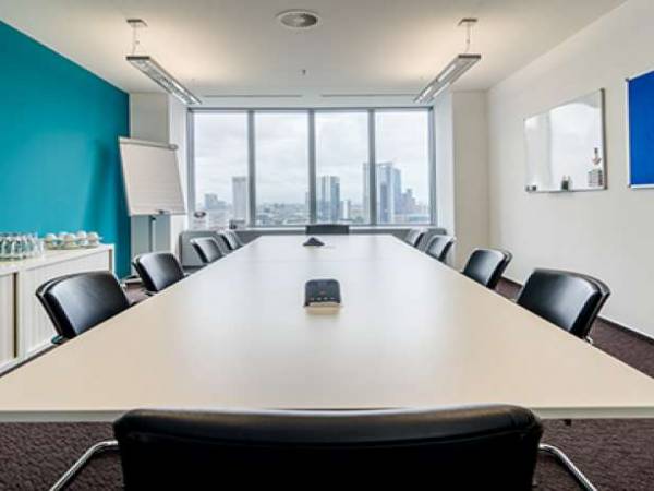 Repräsentative Büros & Co-Working mit Skyline-Blick in Frankfurt — Bild 5